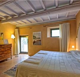 7 Bedroom Tuscan Villa with Pool near Sarteano, Sleeps 14-16